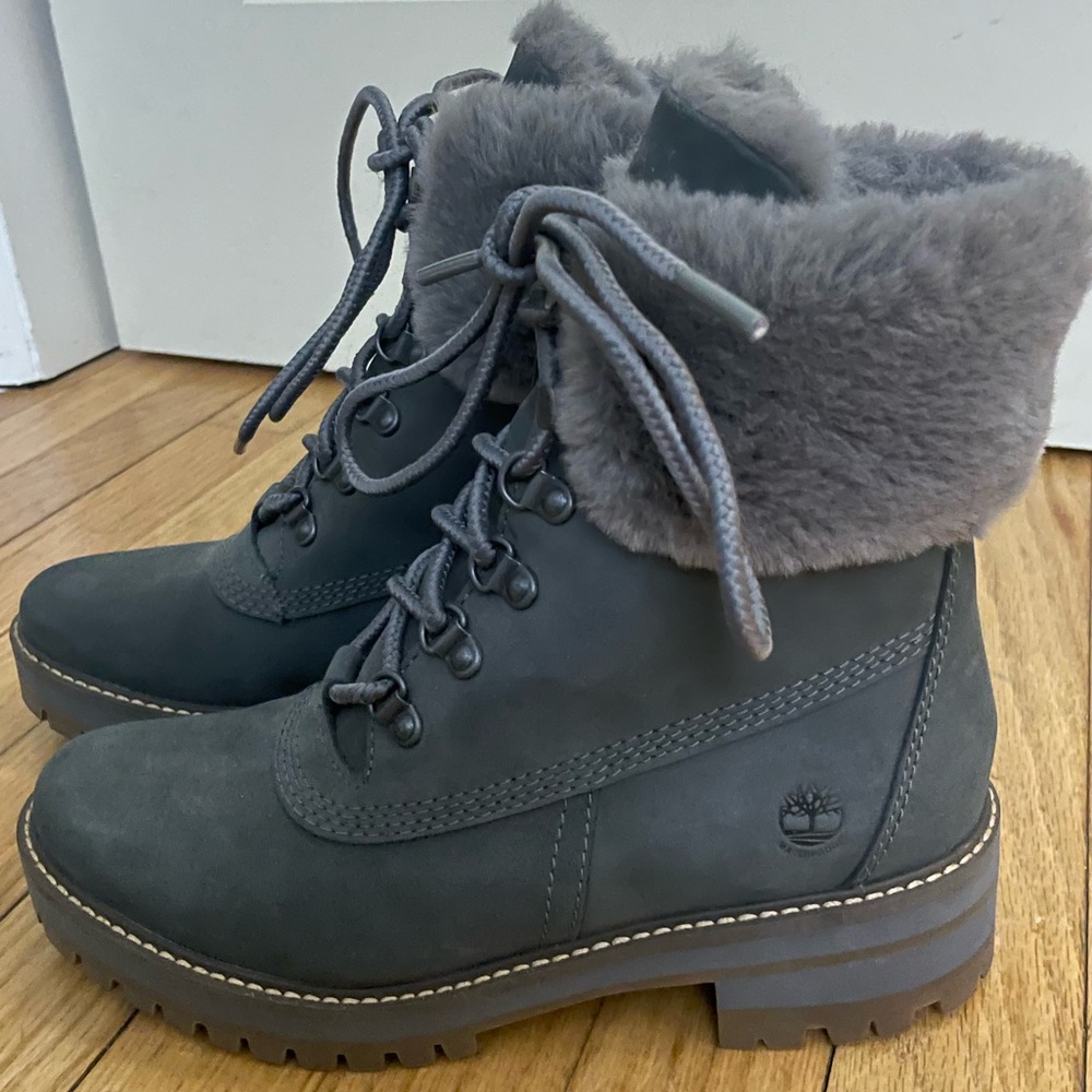 Like New Women’s Timberland Boots 7.5